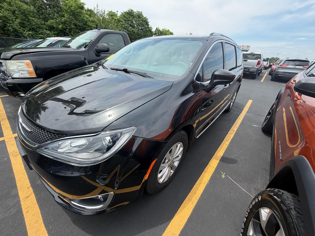 Chrysler Pacifica Touring L FWD 2019
