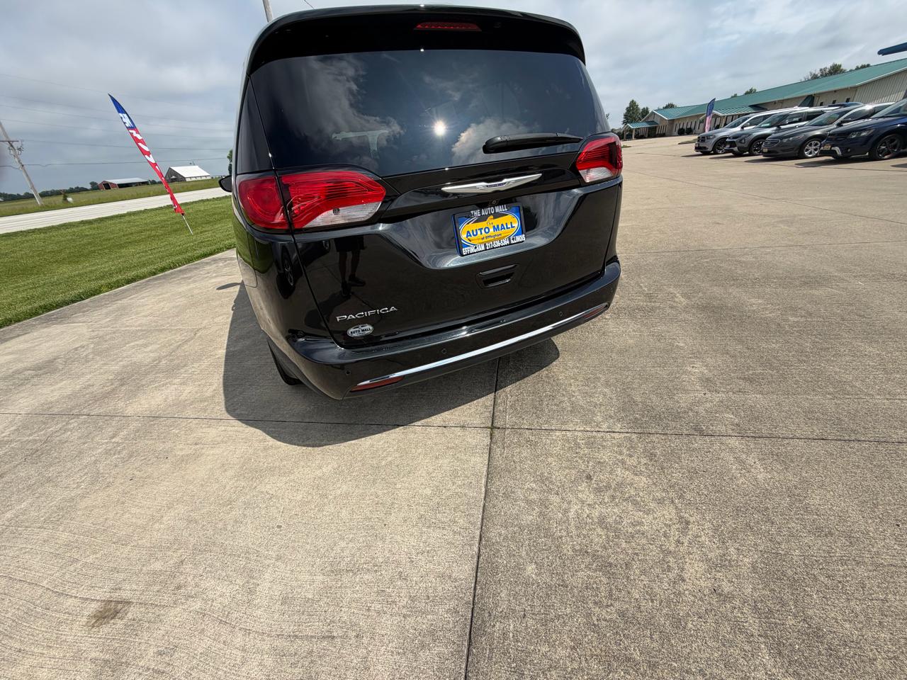 Chrysler Pacifica Touring L FWD 2019