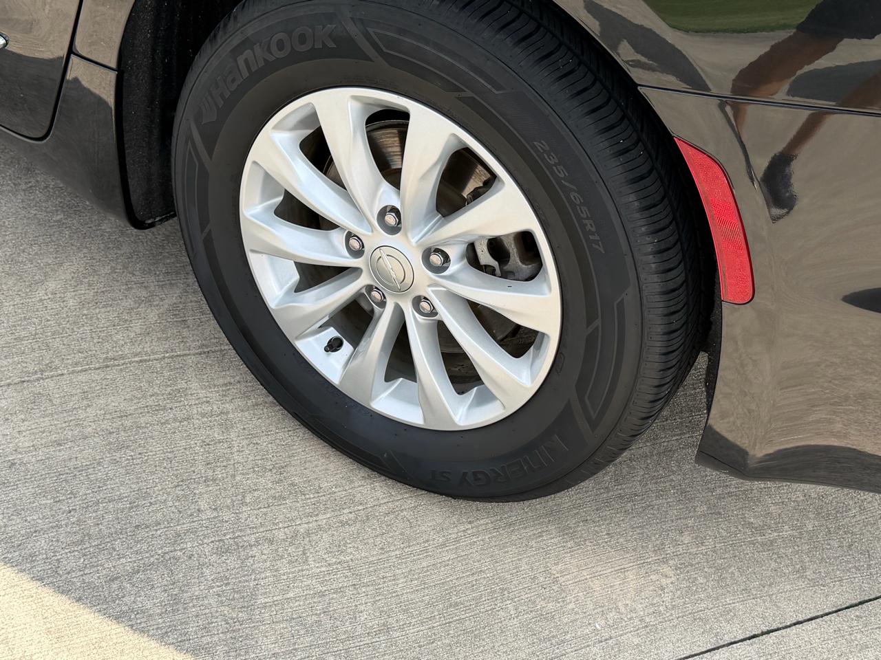 Chrysler Pacifica Touring L FWD 2019