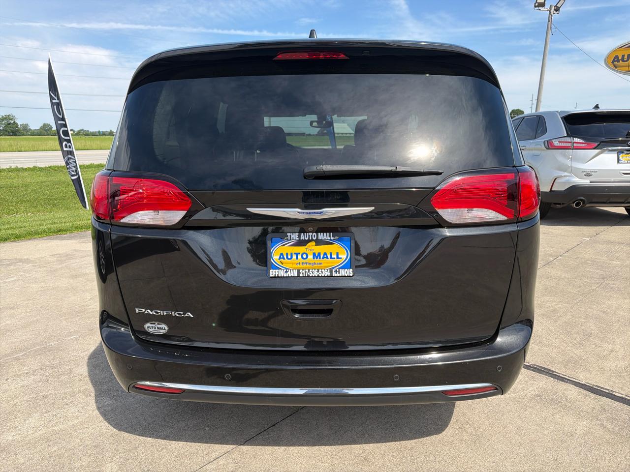 Chrysler Pacifica Touring L FWD 2019