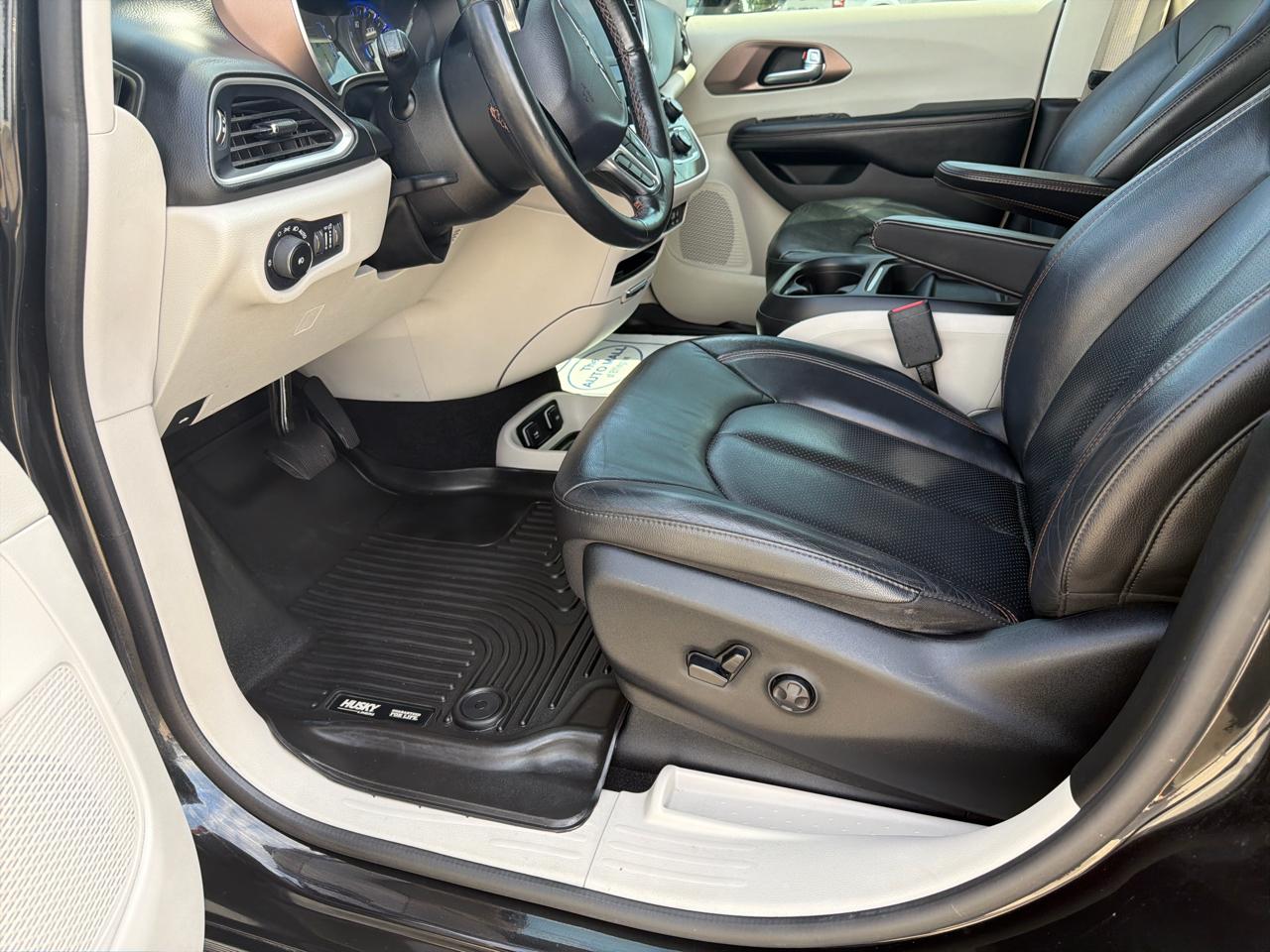 Chrysler Pacifica Touring L FWD 2019