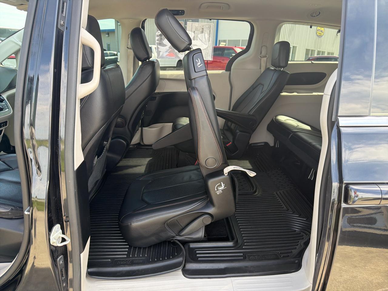 Chrysler Pacifica Touring L FWD 2019