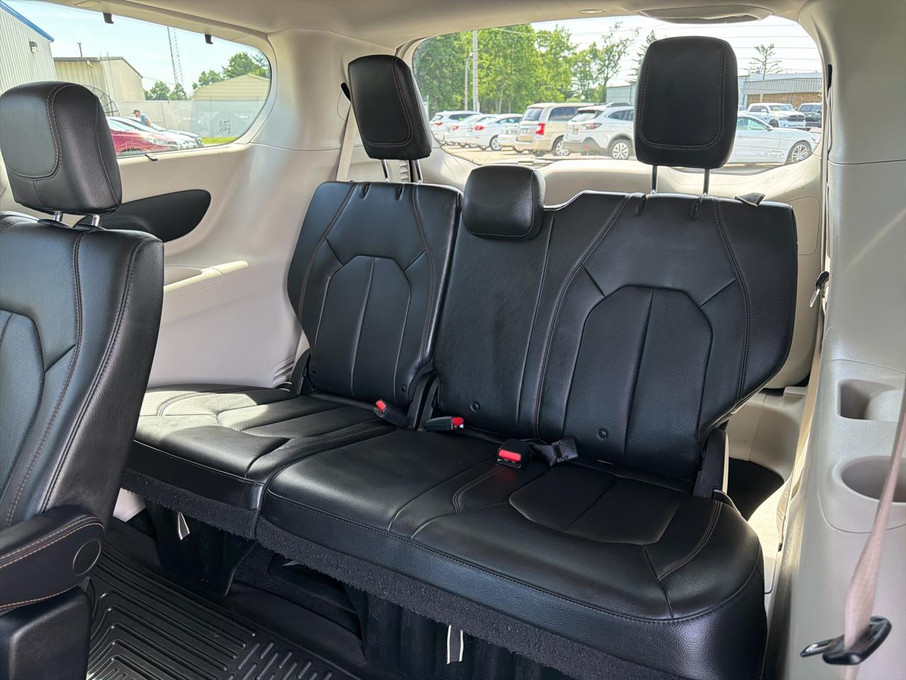 Chrysler Pacifica Touring L FWD 2019