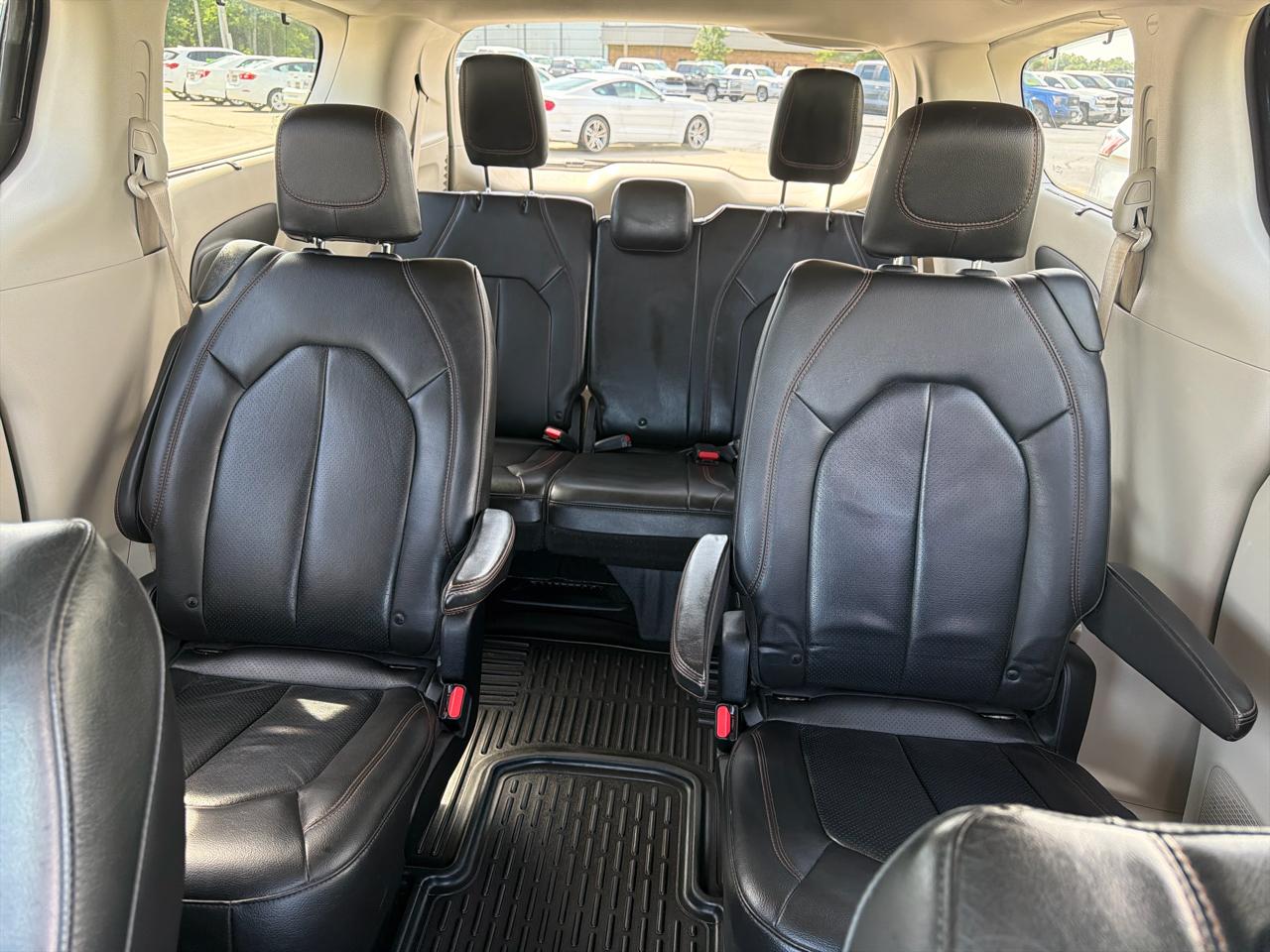 Chrysler Pacifica Touring L FWD 2019