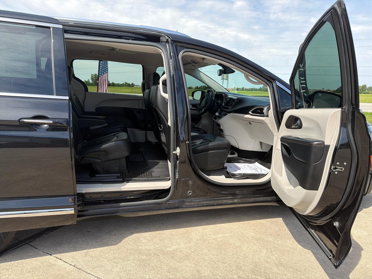 Chrysler Pacifica Touring L FWD 2019