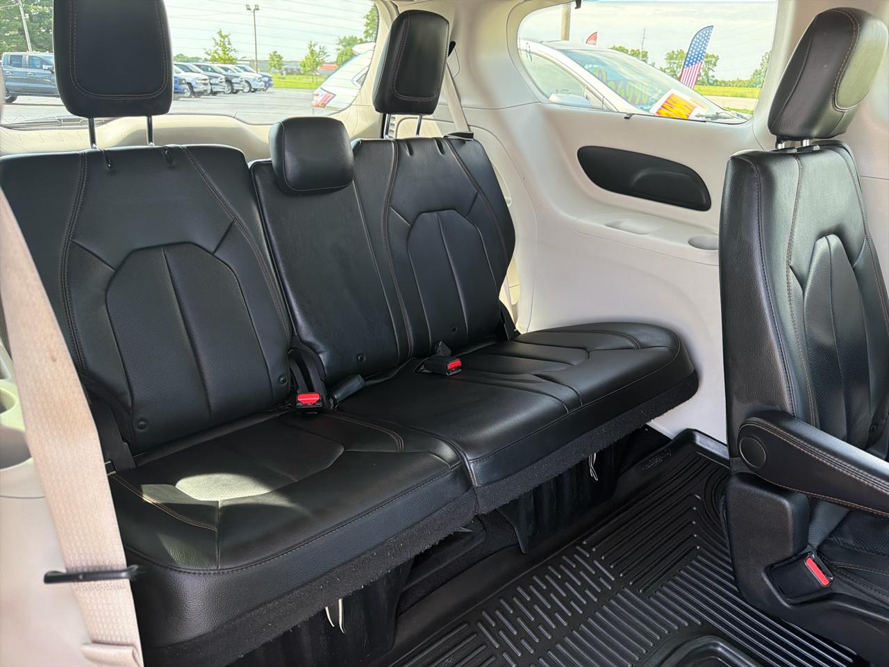 Chrysler Pacifica Touring L FWD 2019
