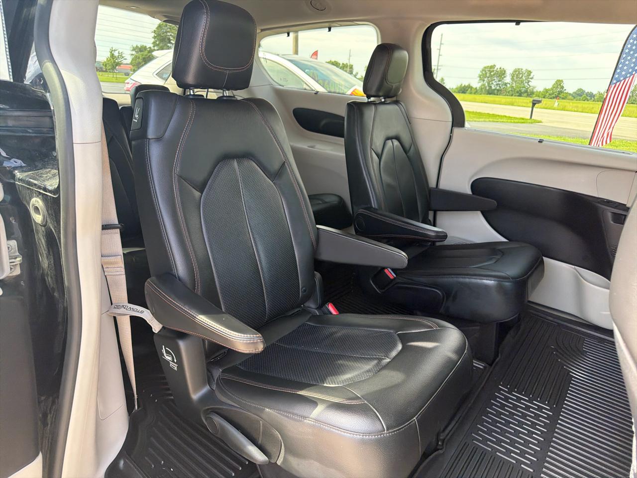 Chrysler Pacifica Touring L FWD 2019