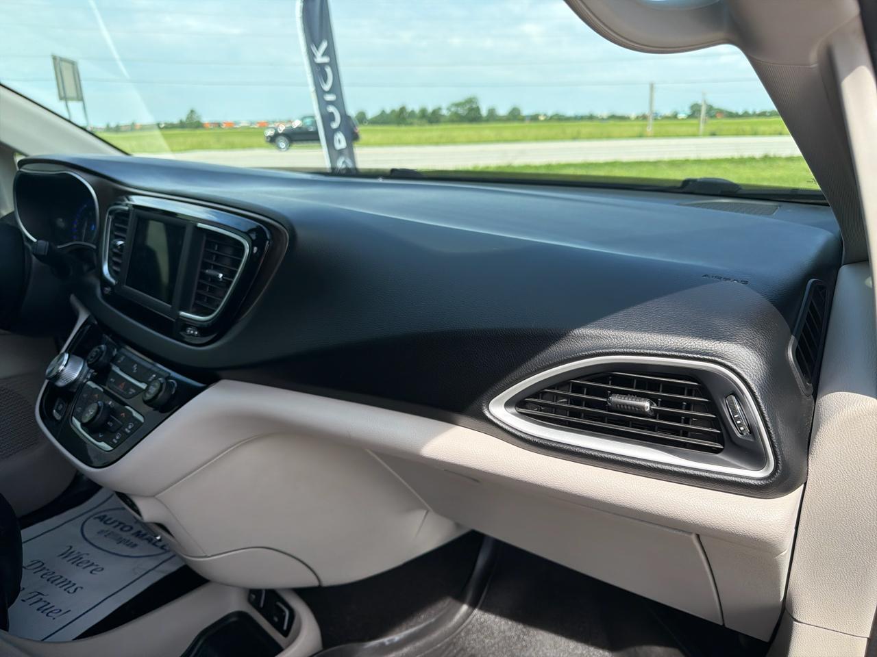 Chrysler Pacifica Touring L FWD 2019