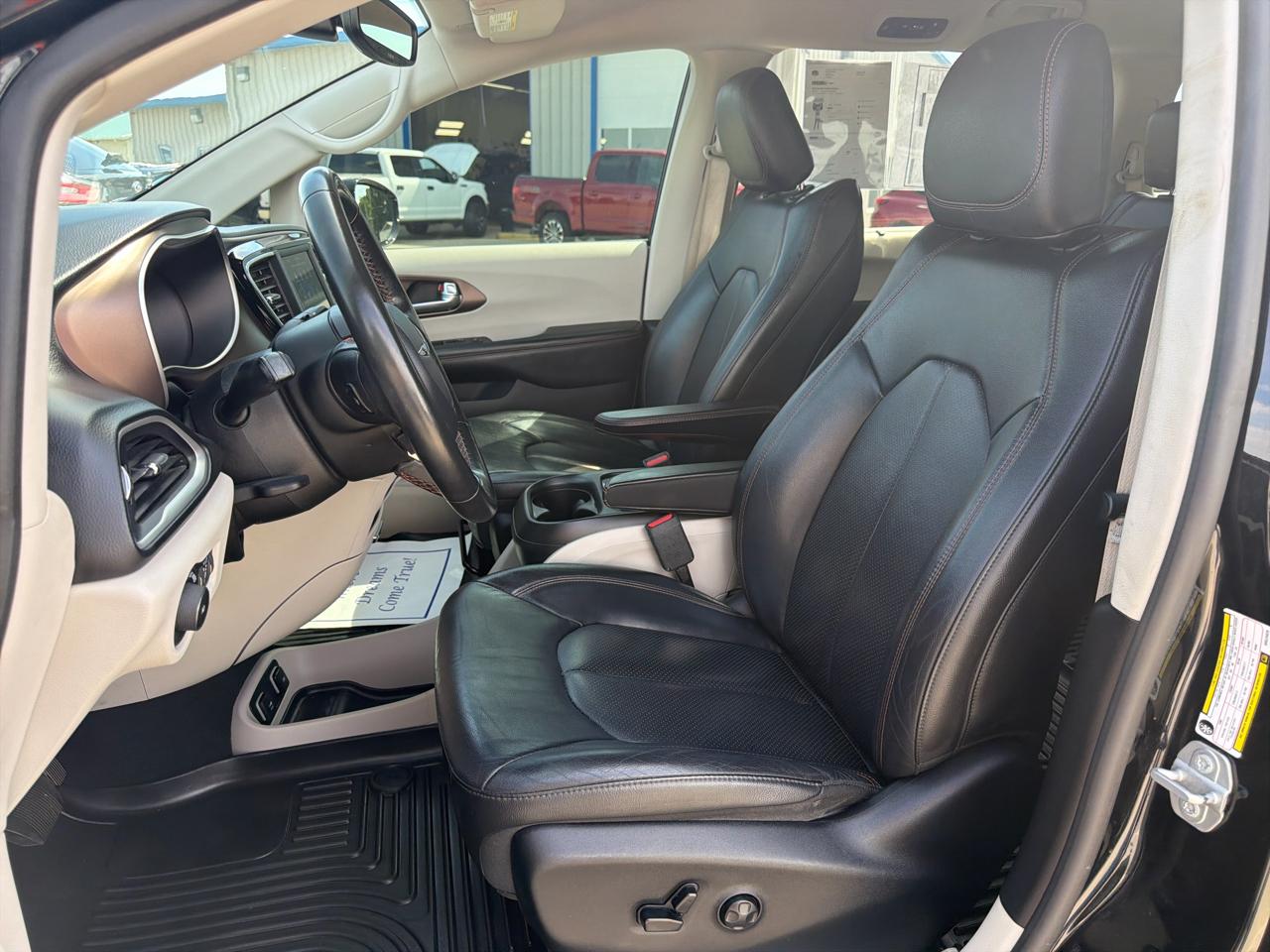 Chrysler Pacifica Touring L FWD 2019