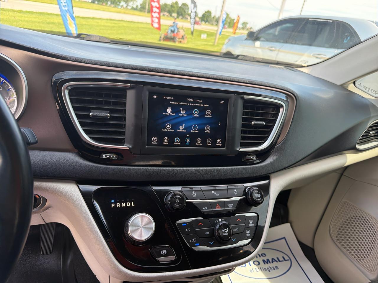 Chrysler Pacifica Touring L FWD 2019
