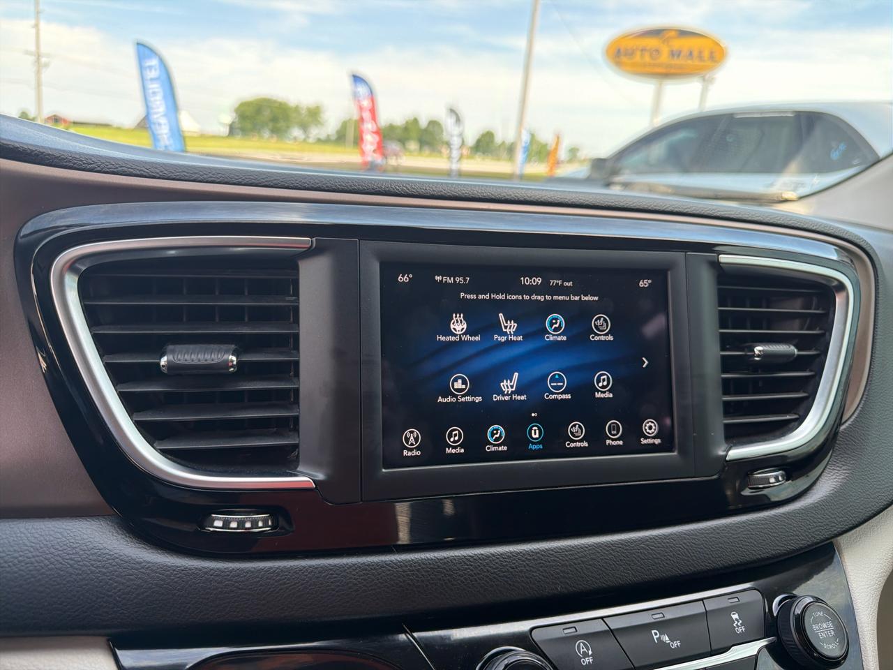 Chrysler Pacifica Touring L FWD 2019