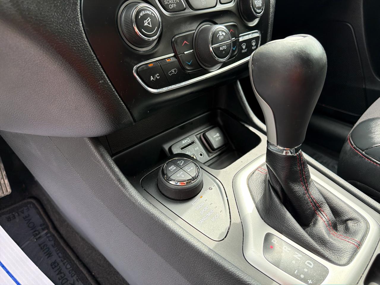 Jeep Cherokee 4WD 4dr Trailhawk 2014