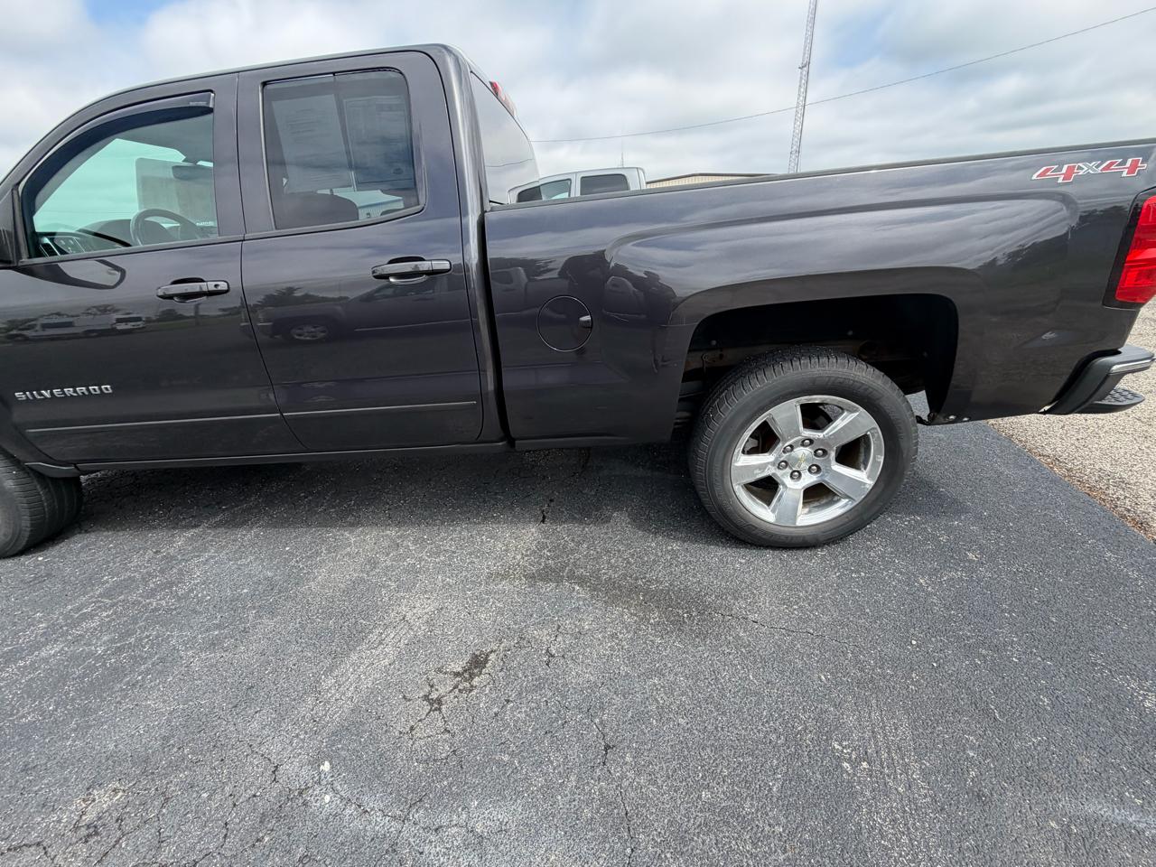 Chevrolet Silverado 1500 4WD Double Cab 143.5" LT w/1LT 2015