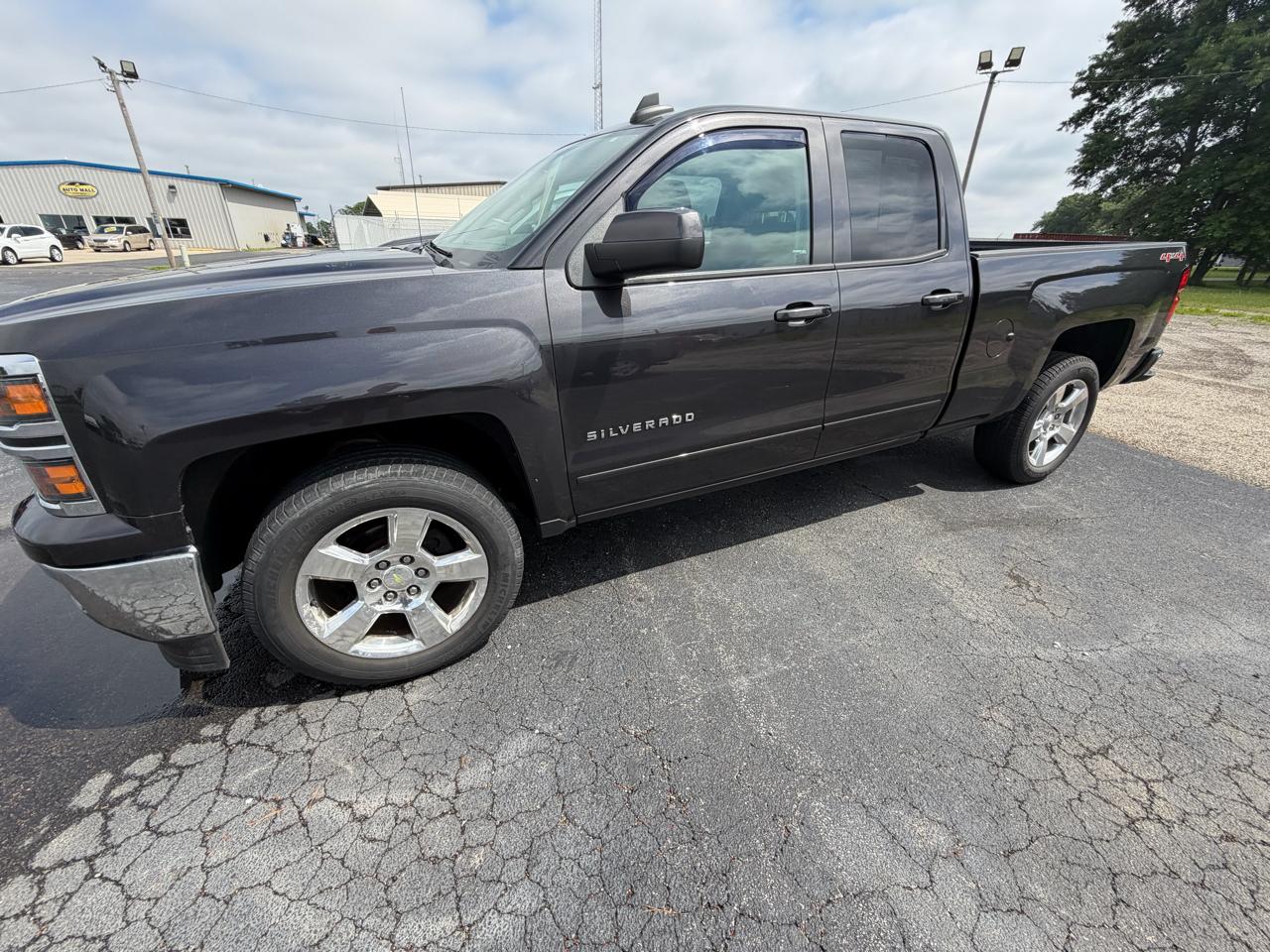 Chevrolet Silverado 1500 4WD Double Cab 143.5" LT w/1LT 2015
