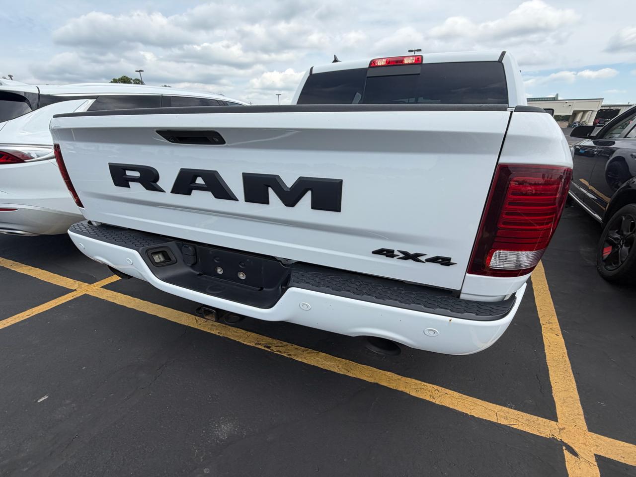 RAM 1500 Night 4x4 Crew Cab 5'7" Box *Ltd Avail* 2018
