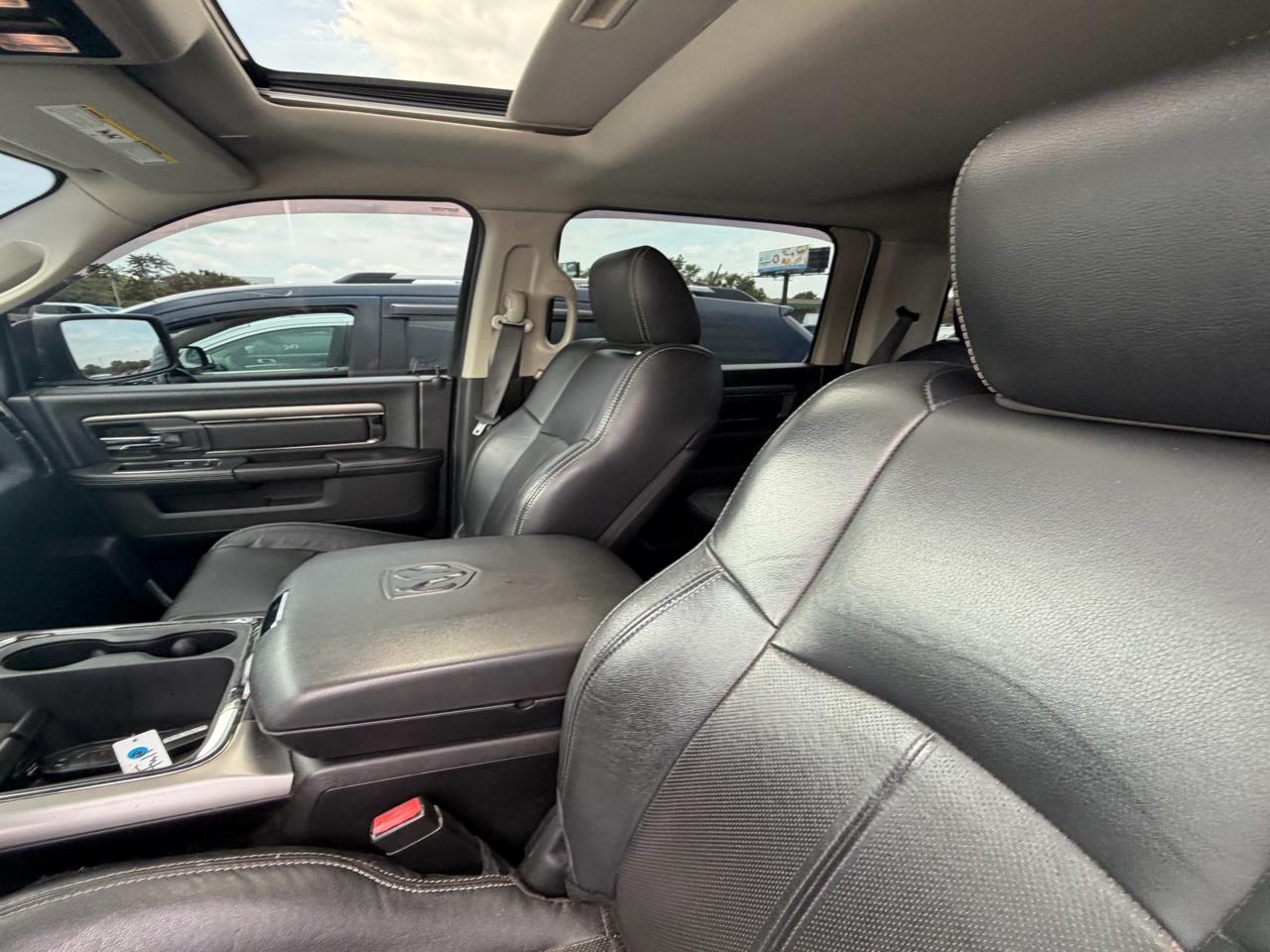 RAM 1500 Night 4x4 Crew Cab 5'7" Box *Ltd Avail* 2018