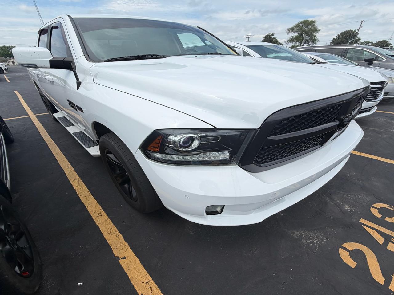 RAM 1500 Night 4x4 Crew Cab 5'7" Box *Ltd Avail* 2018