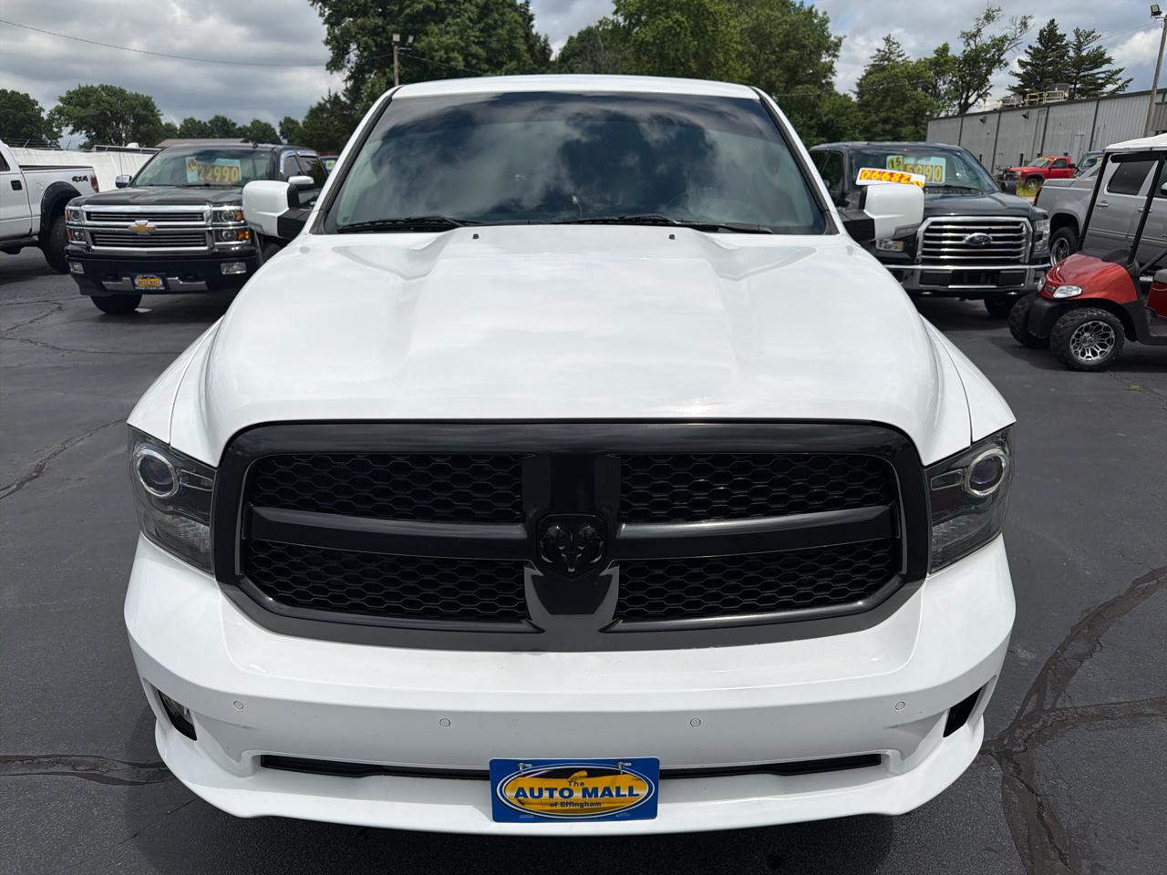 RAM 1500 Night 4x4 Crew Cab 5'7" Box *Ltd Avail* 2018