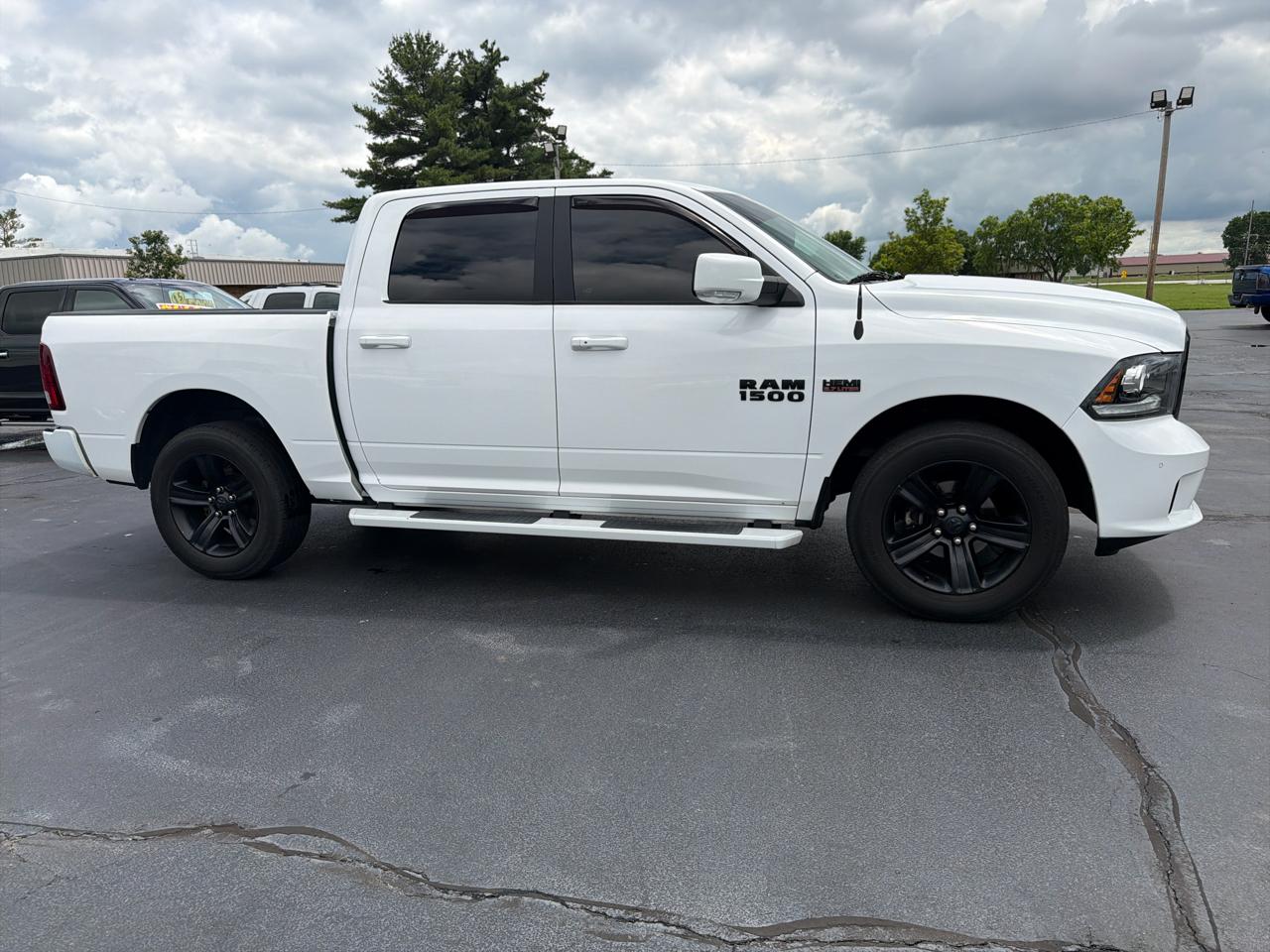 RAM 1500 Night 4x4 Crew Cab 5'7" Box *Ltd Avail* 2018