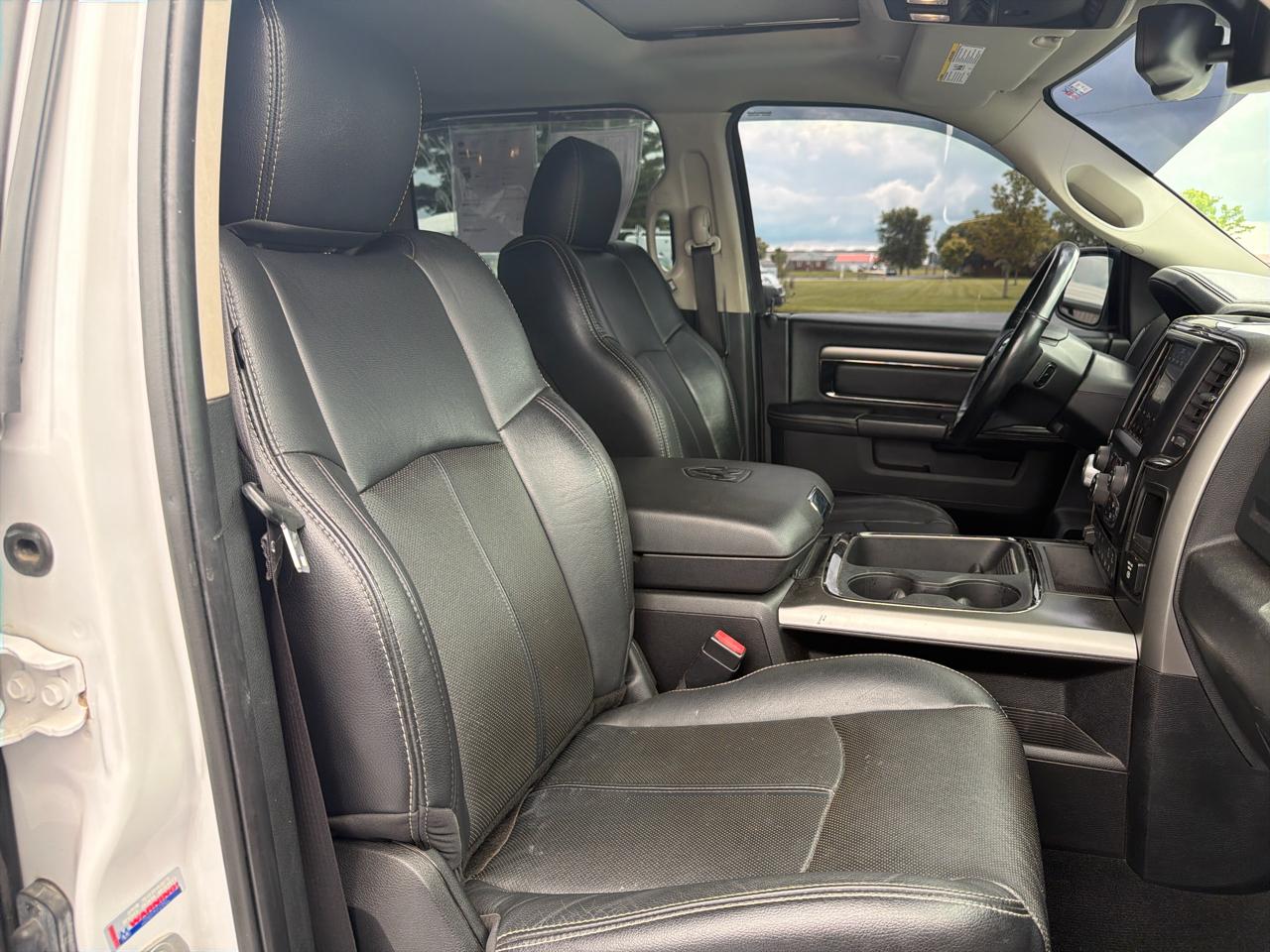 RAM 1500 Night 4x4 Crew Cab 5'7" Box *Ltd Avail* 2018