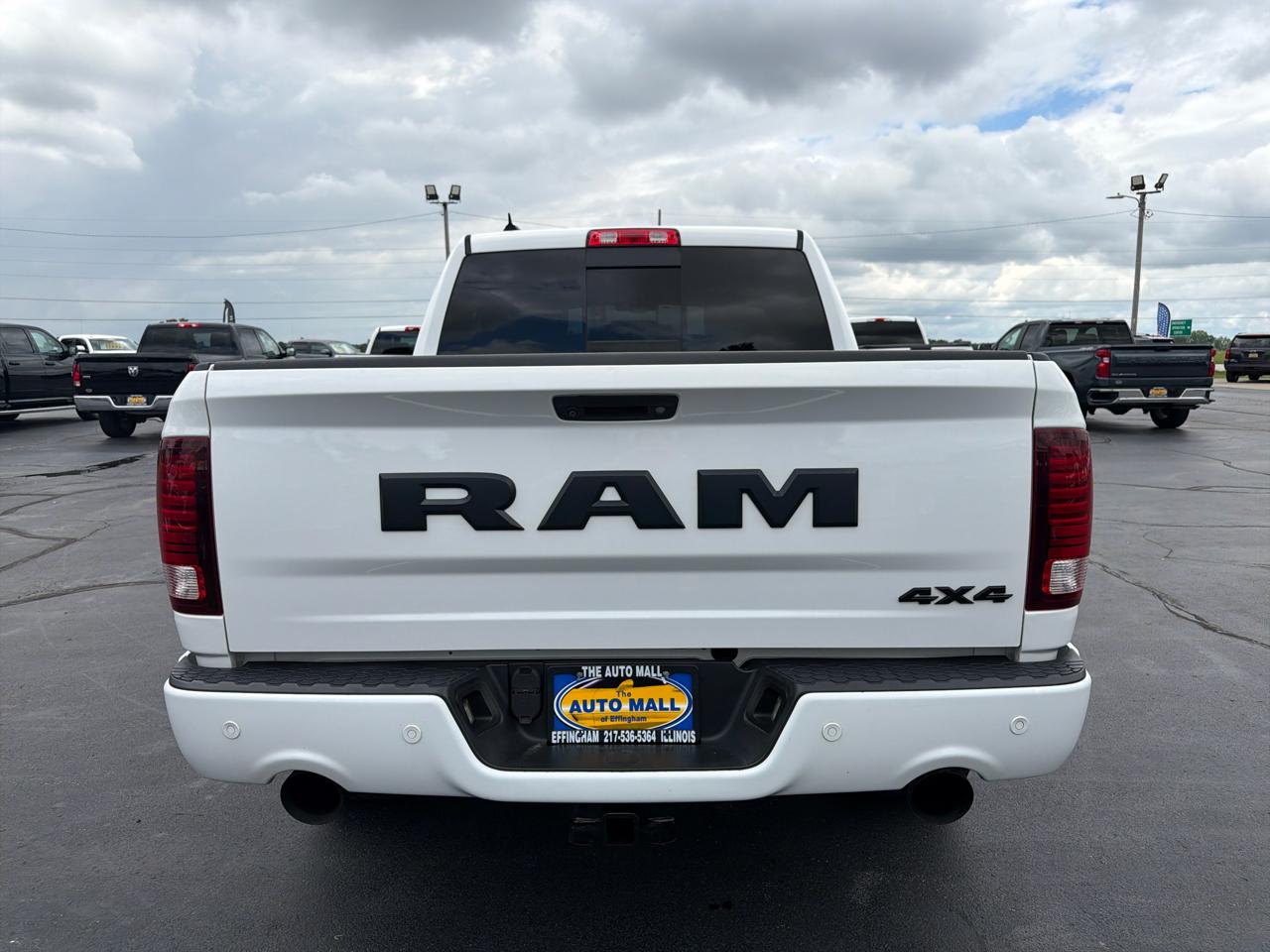 RAM 1500 Night 4x4 Crew Cab 5'7" Box *Ltd Avail* 2018