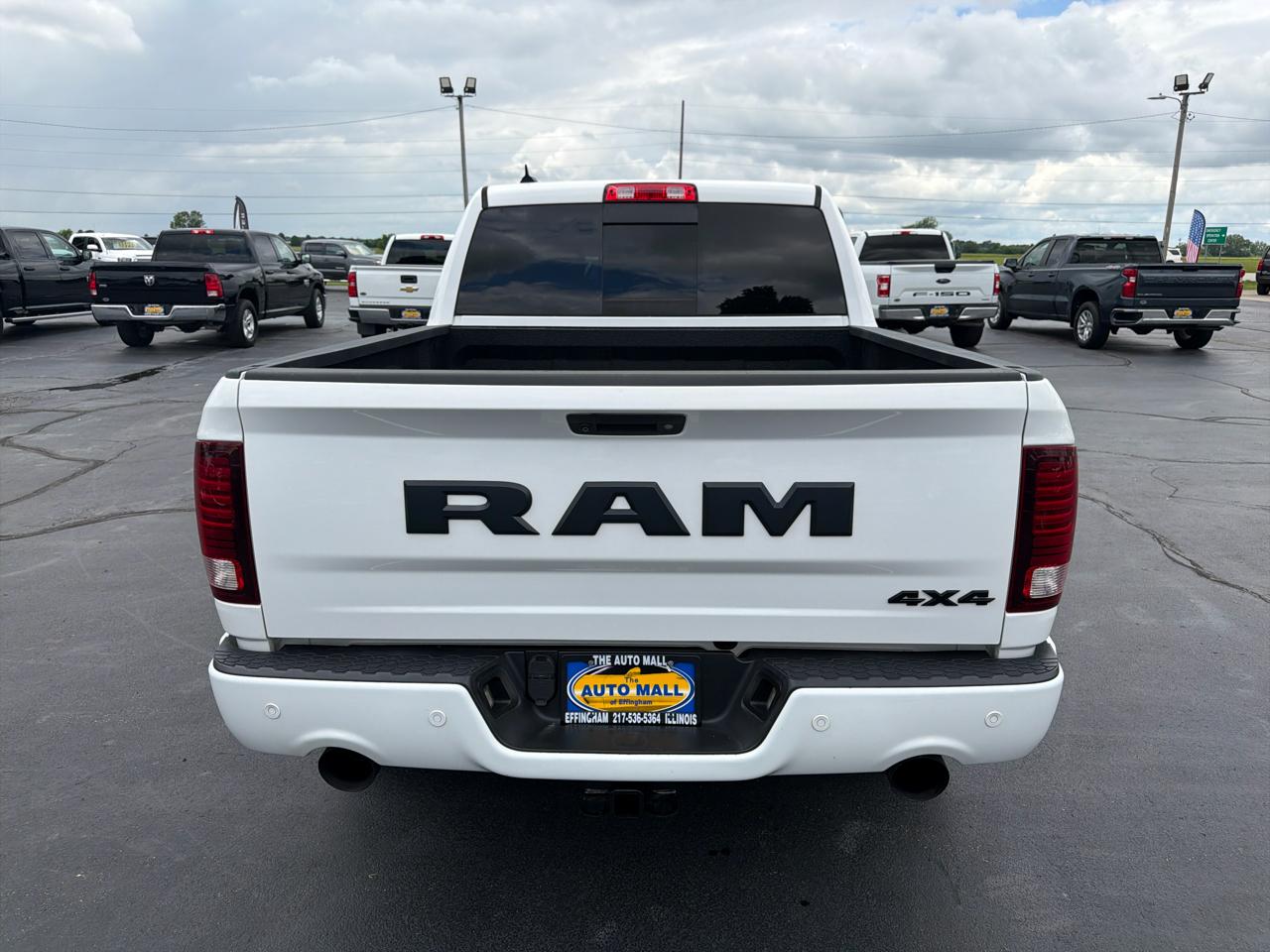 RAM 1500 Night 4x4 Crew Cab 5'7" Box *Ltd Avail* 2018
