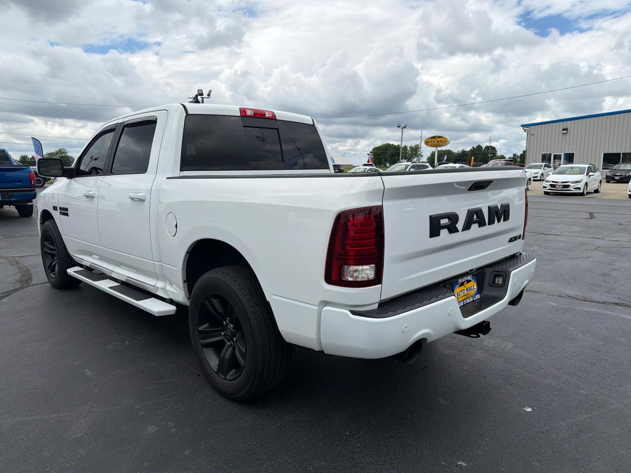 RAM 1500 Night 4x4 Crew Cab 5'7" Box *Ltd Avail* 2018