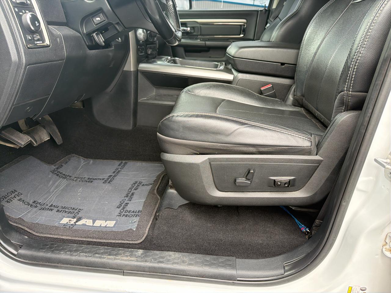 RAM 1500 Night 4x4 Crew Cab 5'7" Box *Ltd Avail* 2018