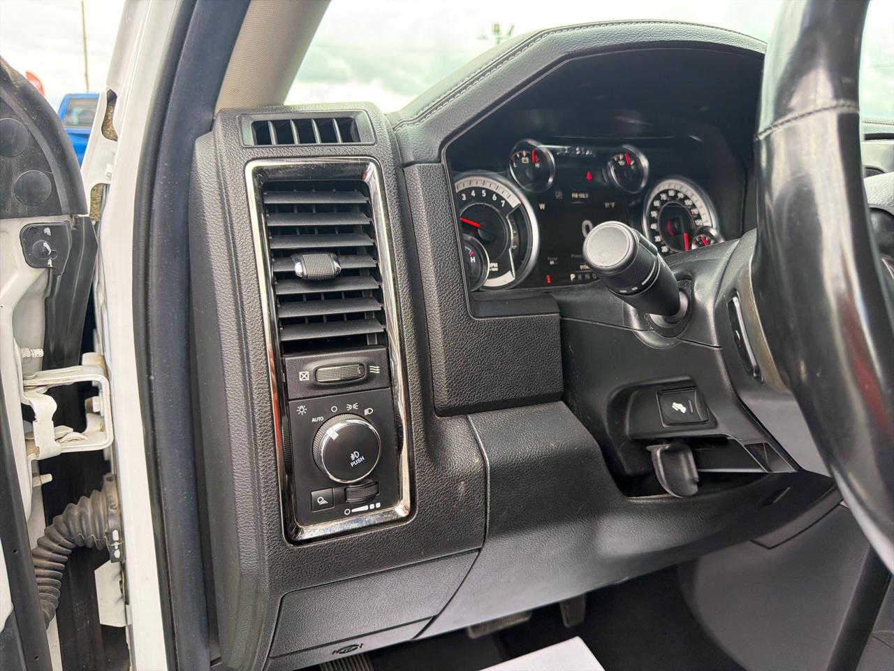 RAM 1500 Night 4x4 Crew Cab 5'7" Box *Ltd Avail* 2018