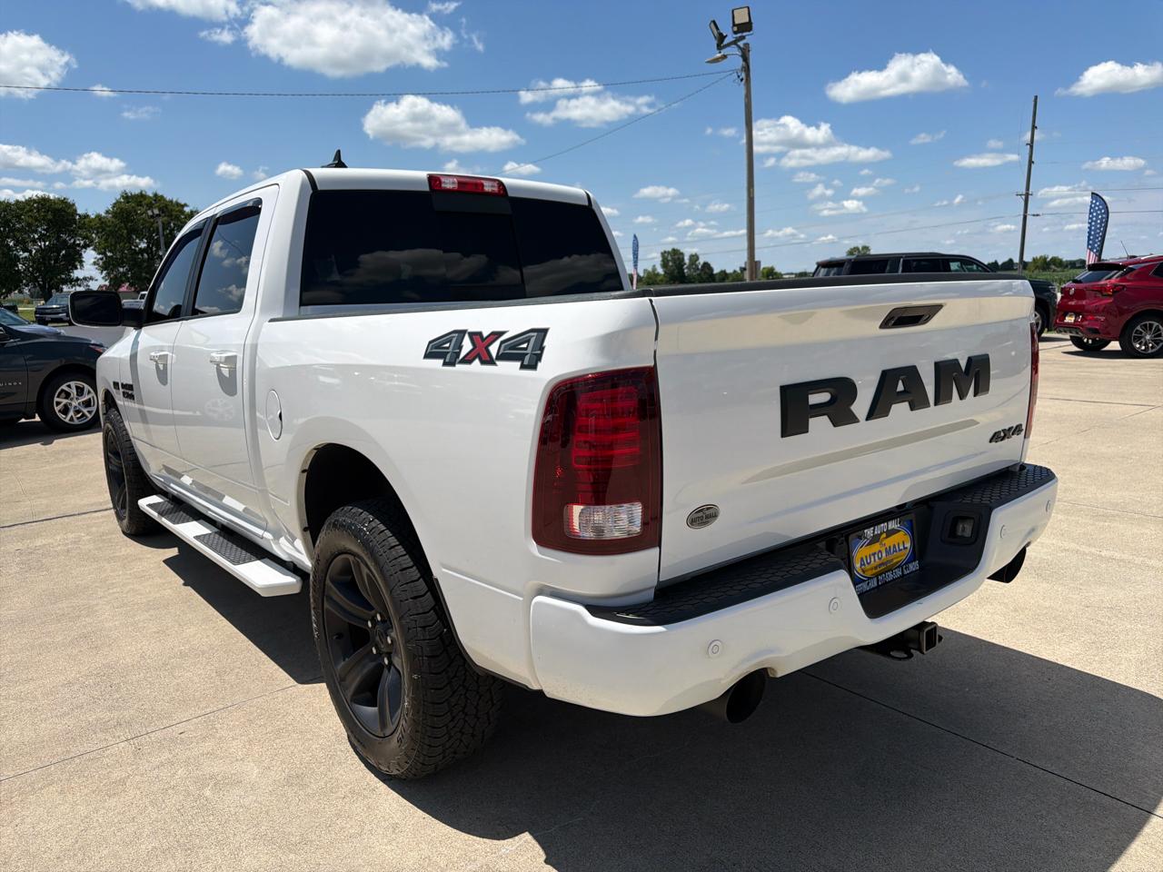 RAM 1500 Night 4x4 Crew Cab 5'7" Box *Ltd Avail* 2018