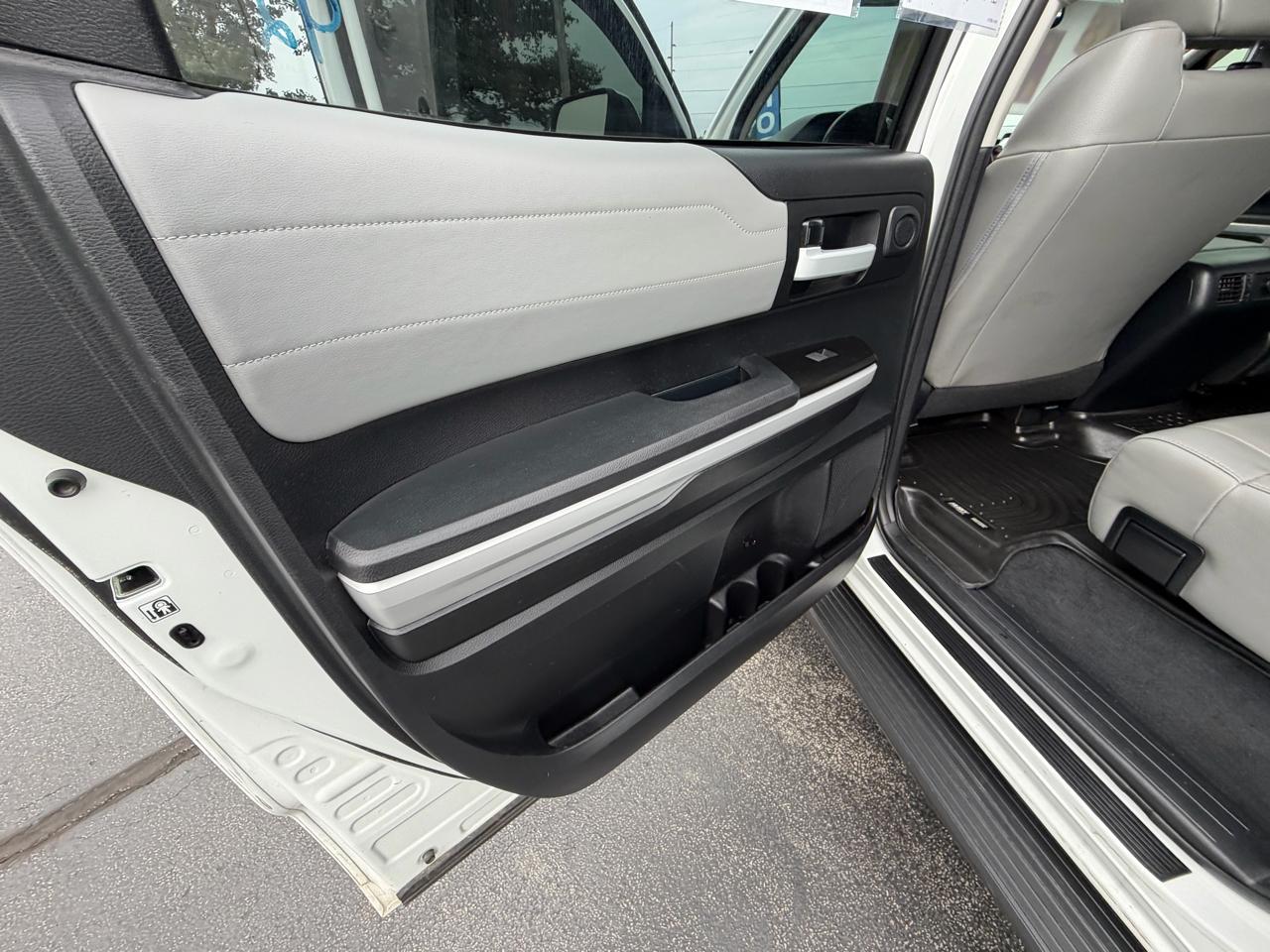 Toyota Tundra 4WD 1794 Edition CrewMax 5.5' Bed 5.7L FFV (Natl) 2018