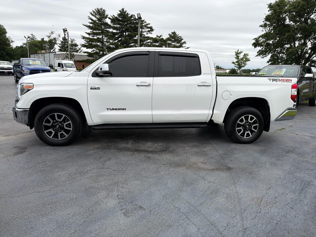 Toyota Tundra 4WD 1794 Edition CrewMax 5.5' Bed 5.7L FFV (Natl) 2018