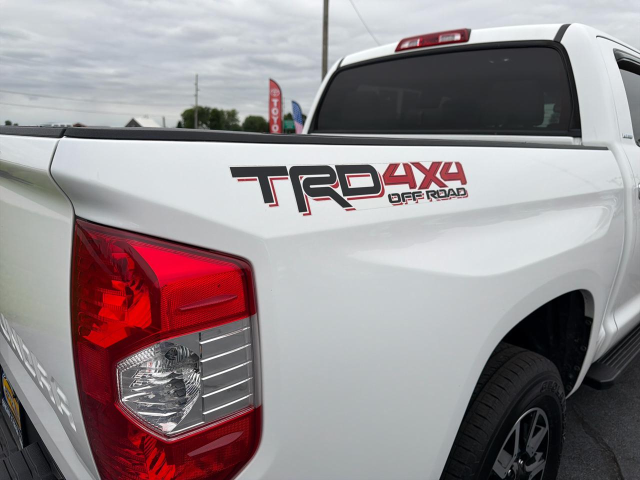 Toyota Tundra 4WD 1794 Edition CrewMax 5.5' Bed 5.7L FFV (Natl) 2018