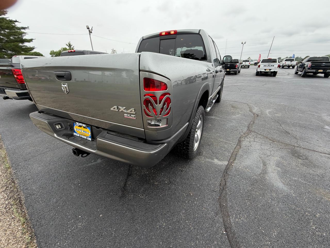 Dodge Ram 1500 4dr Quad Cab 140.5" WB 4WD SLT 2005