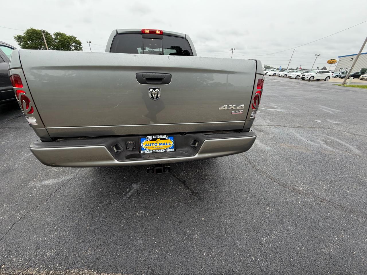 Dodge Ram 1500 4dr Quad Cab 140.5" WB 4WD SLT 2005