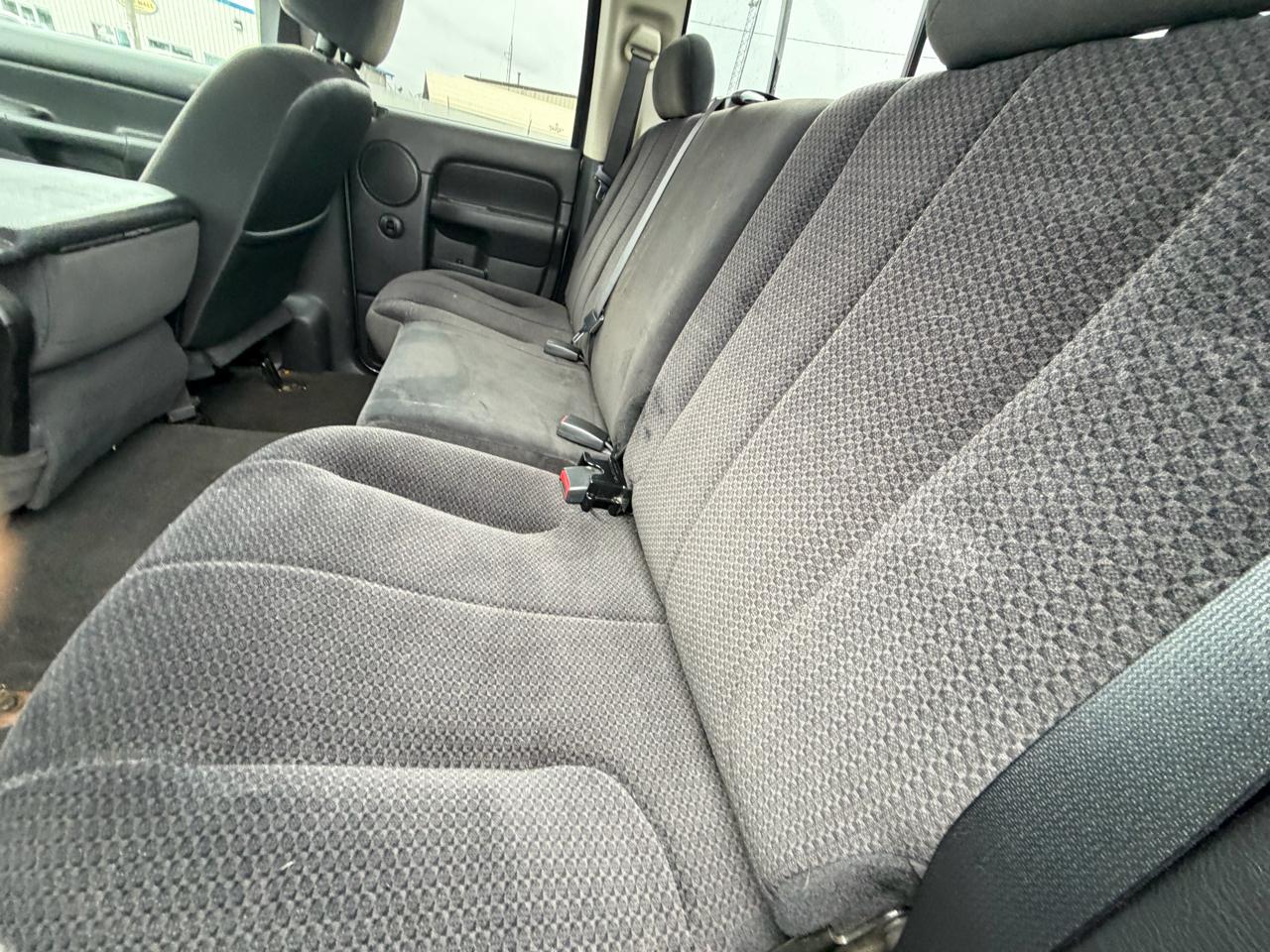 Dodge Ram 1500 4dr Quad Cab 140.5" WB 4WD SLT 2005