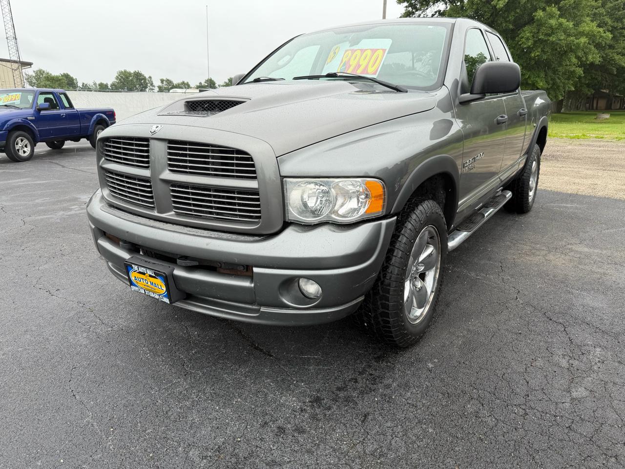 Dodge Ram 1500 4dr Quad Cab 140.5" WB 4WD SLT 2005