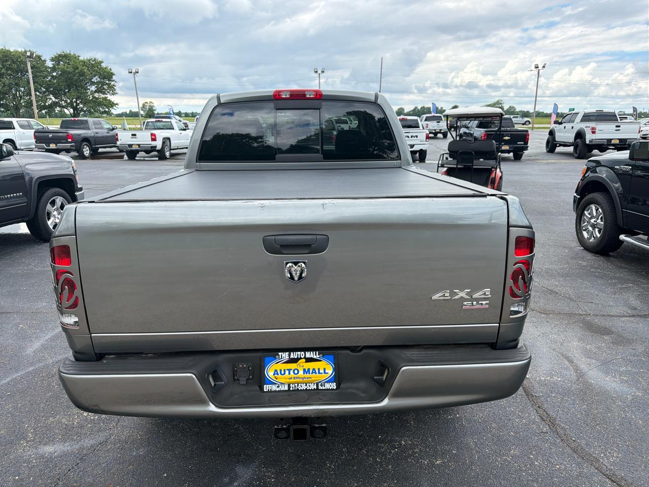 Dodge Ram 1500 4dr Quad Cab 140.5" WB 4WD SLT 2005