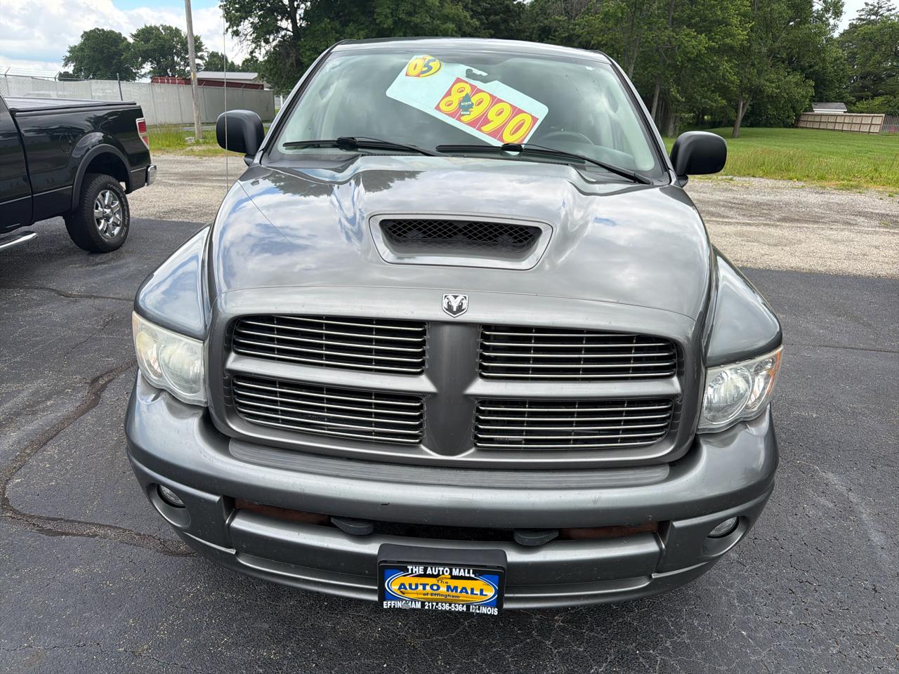 Dodge Ram 1500 4dr Quad Cab 140.5" WB 4WD SLT 2005