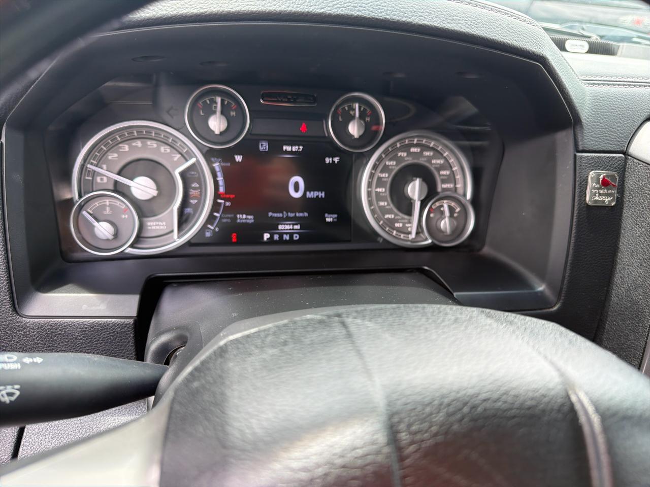 RAM 1500 4WD Crew Cab 140.5" Limited 2016
