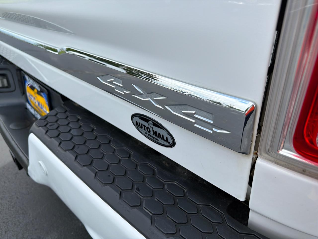 RAM 1500 4WD Crew Cab 140.5" Limited 2016