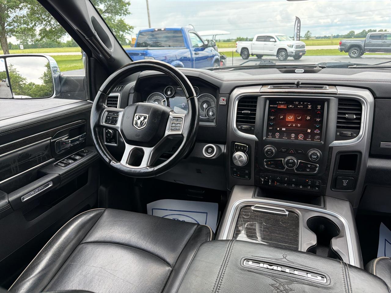 RAM 1500 4WD Crew Cab 140.5" Limited 2016