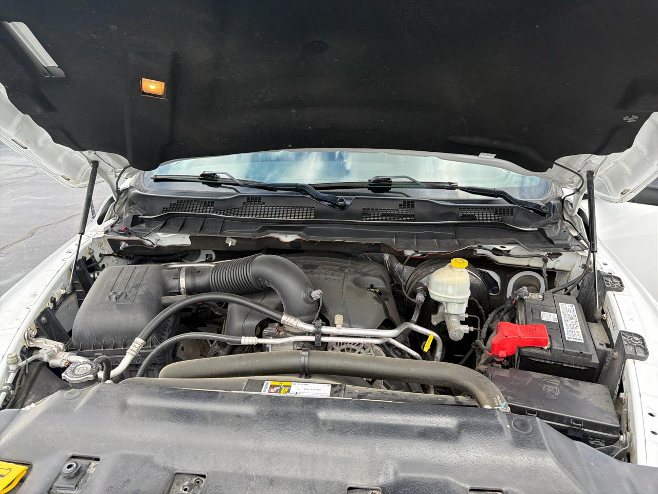 RAM 1500 4WD Crew Cab 140.5" Limited 2016