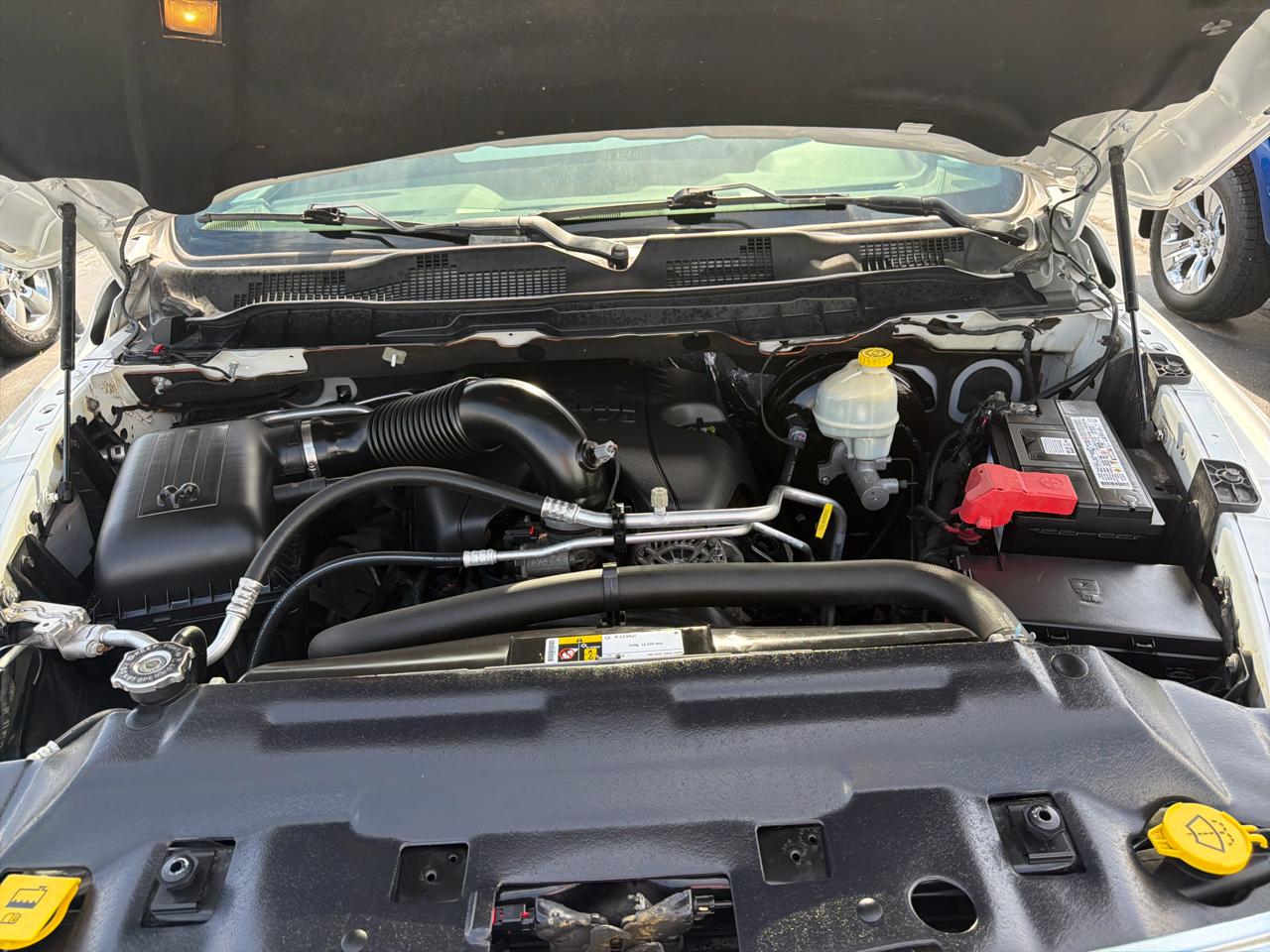 RAM 1500 4WD Crew Cab 140.5" Limited 2016