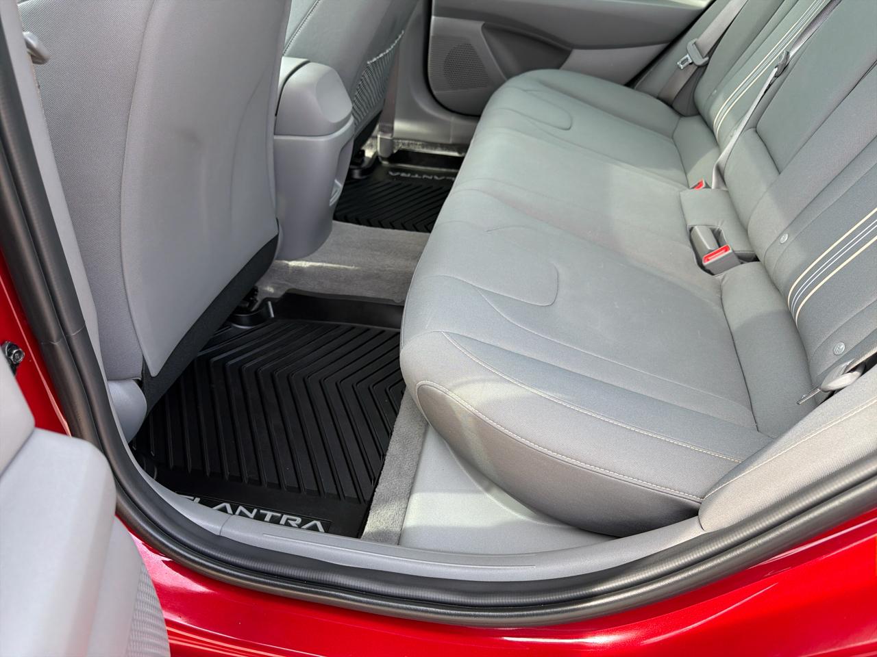 Hyundai Elantra SEL Convenience IVT 2025