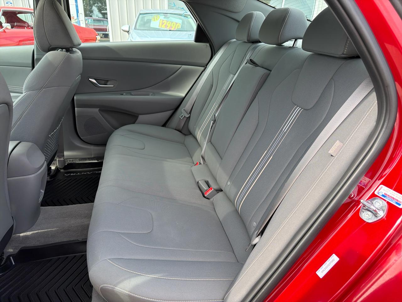 Hyundai Elantra SEL Convenience IVT 2025