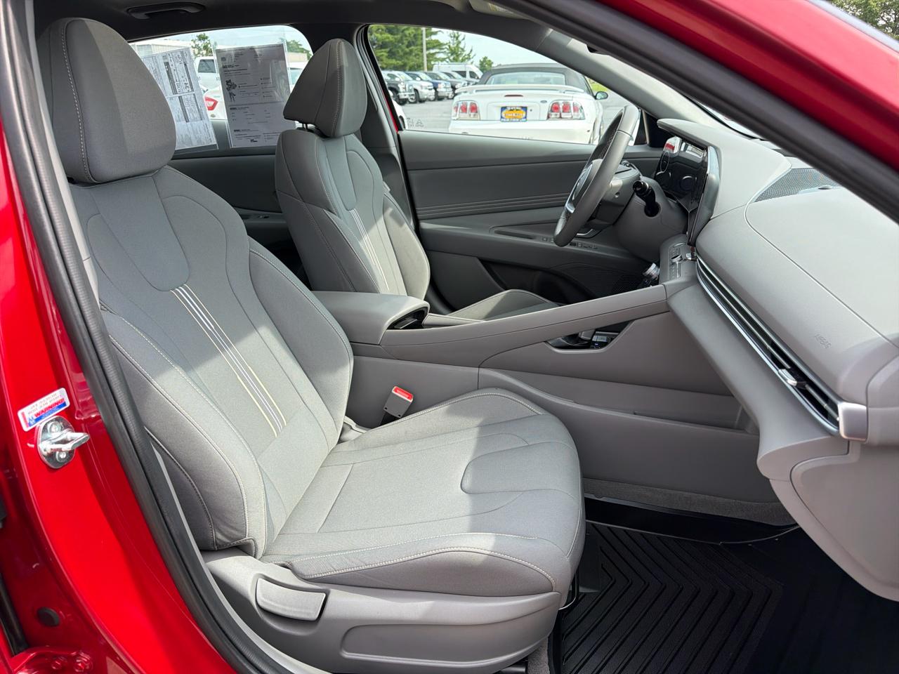 Hyundai Elantra SEL Convenience IVT 2025