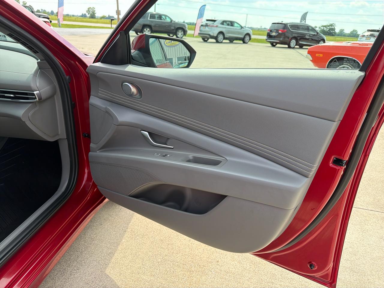 Hyundai Elantra SEL Convenience IVT 2025
