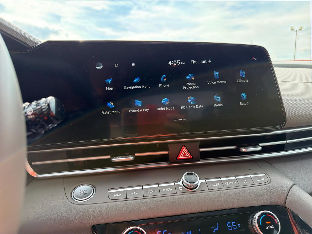 Hyundai Elantra SEL Convenience IVT 2025