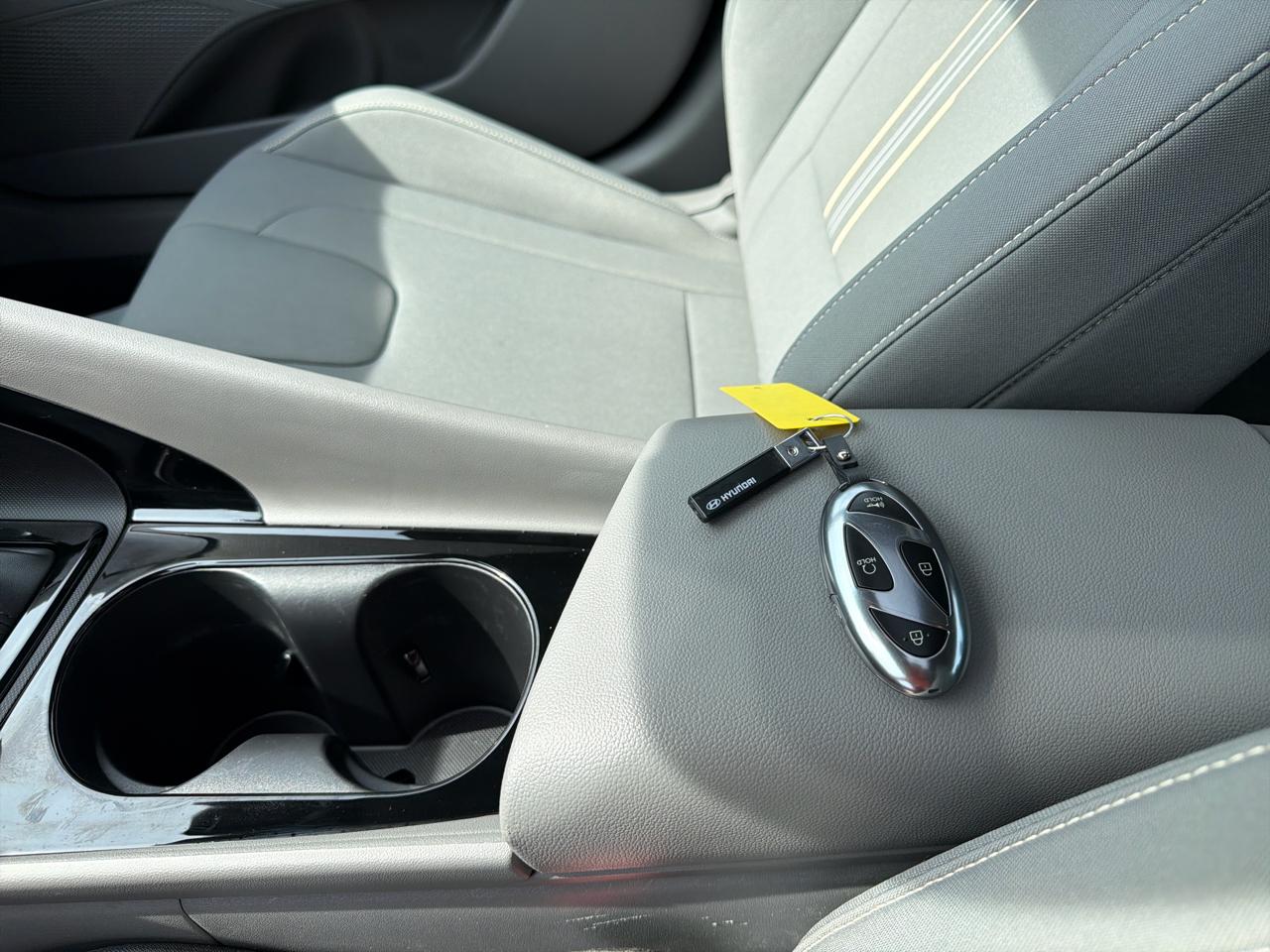 Hyundai Elantra SEL Convenience IVT 2025